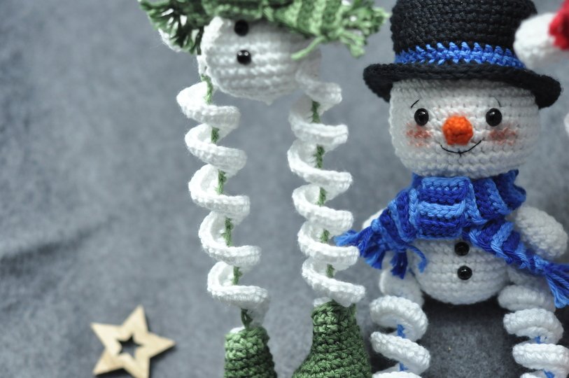 Häkelanleitung Schneemann-Windspiel mit 3 verschiedenen Mützen