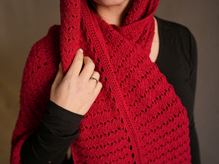 Crochet Pattern – Hooded Scarf “Red Riding Hood”, Easily Adaptable