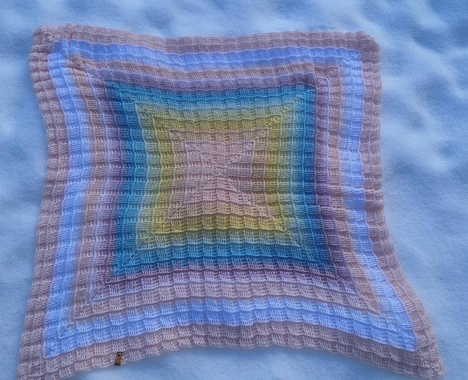 Crochet Pattern: Wendewunder Blanket & Pillow (+ Bonus Sweater)
