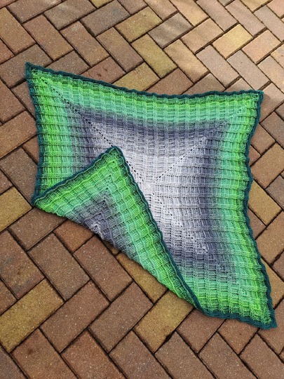 Crochet Pattern: Wendewunder Blanket & Pillow (+ Bonus Sweater)