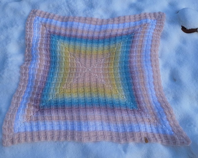Crochet Pattern: Wendewunder Blanket & Pillow (+ Bonus Sweater)