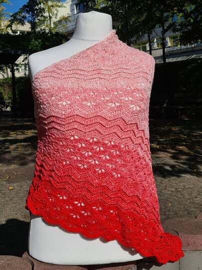 Crochet pattern shawl Ilvaelis