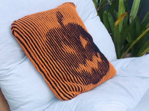 DIY Strickanleitung Kissenbezug Halloween mit Kürbis (Schattenstricken)