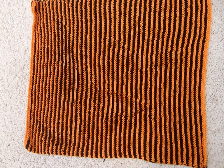 DIY Strickanleitung Kissenbezug Halloween mit Kürbis (Schattenstricken)