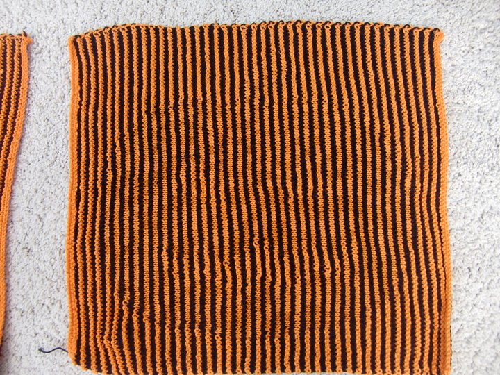 DIY Strickanleitung Kissenbezug Halloween mit Kürbis (Schattenstricken)