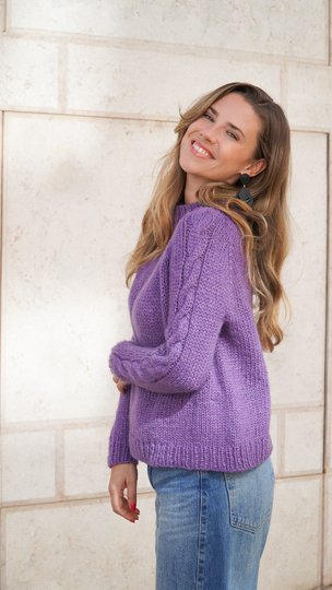 Raglan Pullover von oben mit Zopfmuster und Videotutorial