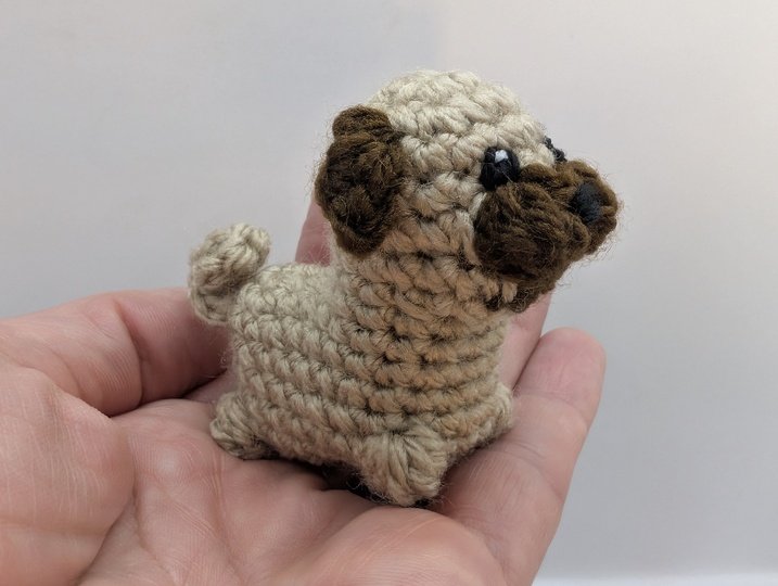 Mini Mops ohne Zusammennähen - Häkelanleitung von NiggyArts