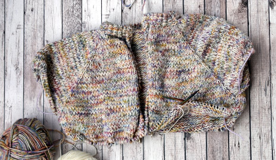 Strickanleitung Kinder Cardigan mit Raglan – Four Twenty Six