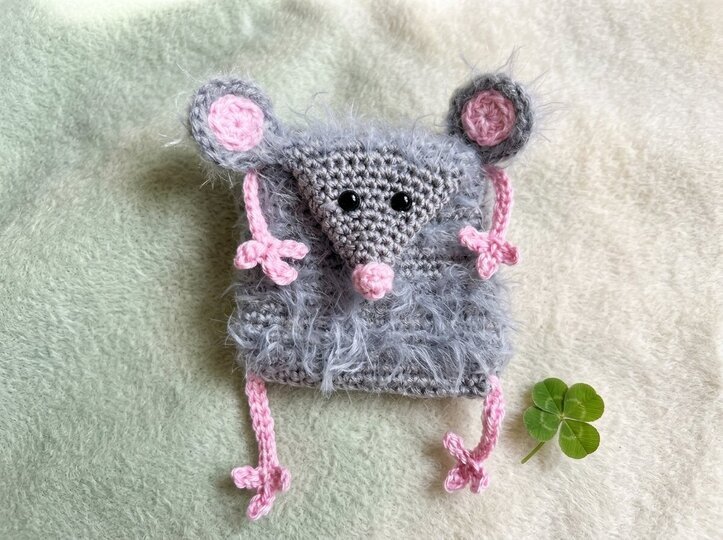 Häkelanleitung flauschiges Mäuse-Täschchen