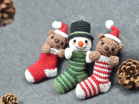 Crochet Pattern – Tiny Christmas Stocking with Snowman & Bear