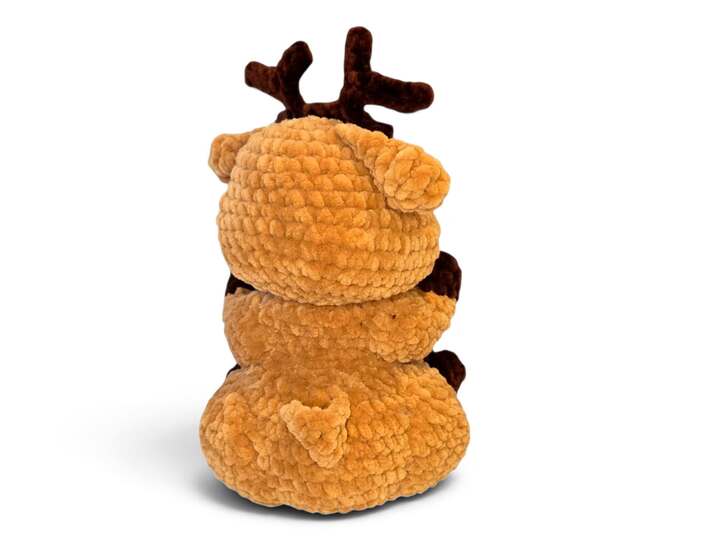 Crochet Pattern Naschelino – the Cute Christmas Reindeer with a Candy Box