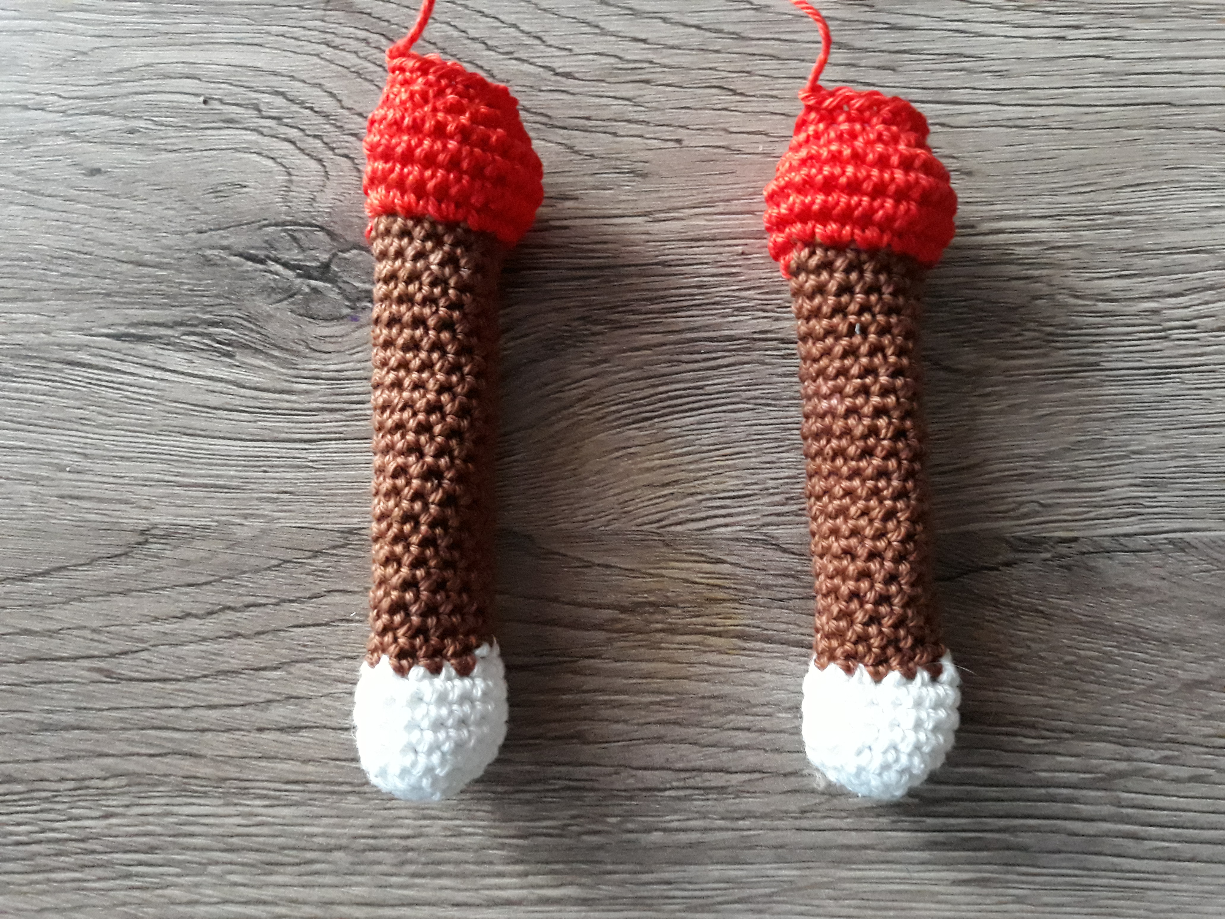 Blog-Inhaltsbild für 'weihnachtliches Rehmädchen, kostenlose Häkelanleitung'