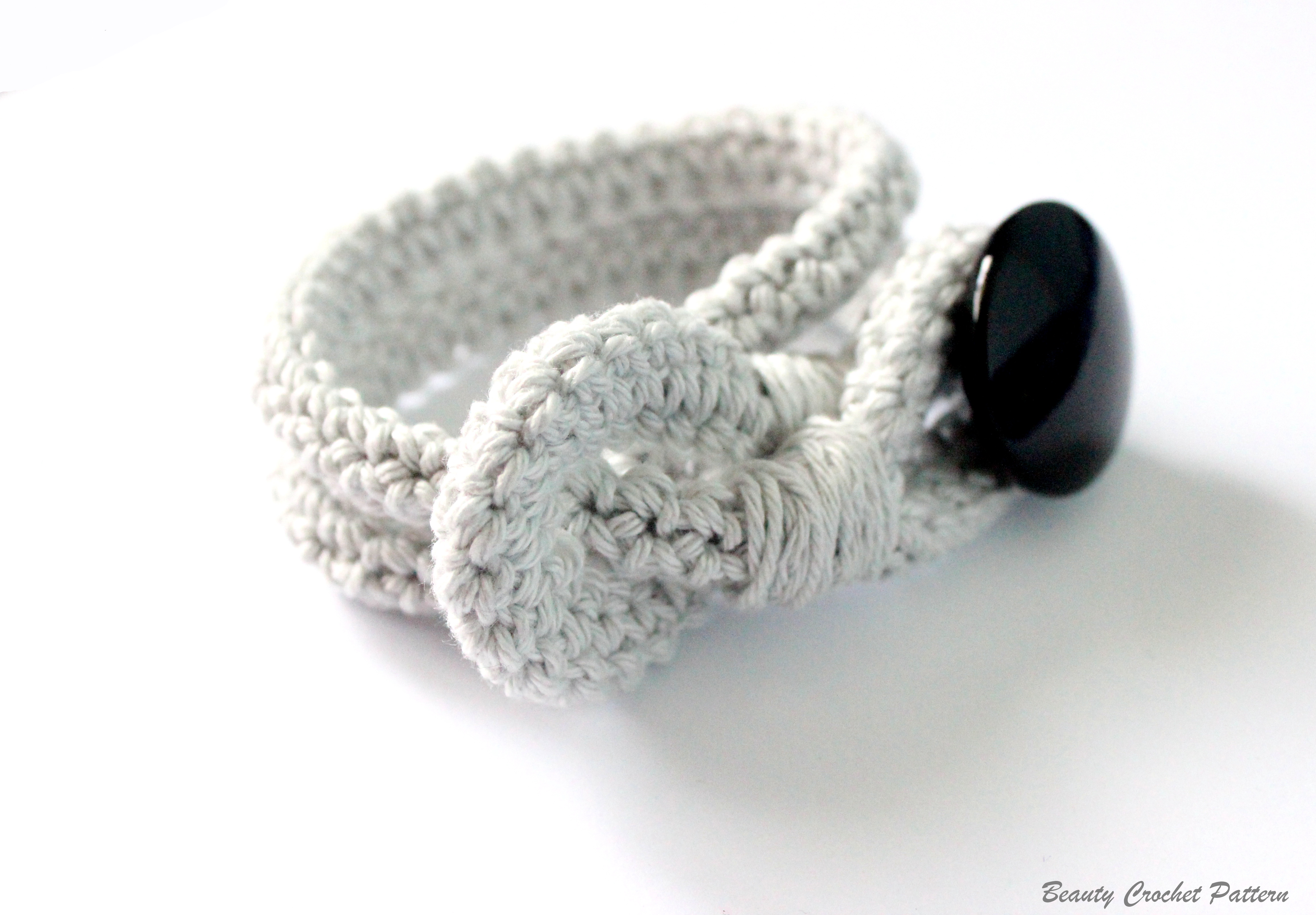Free Pattern - Slanted Puffs Bracelet by CrochetN'Crafts - Stitches n Scraps