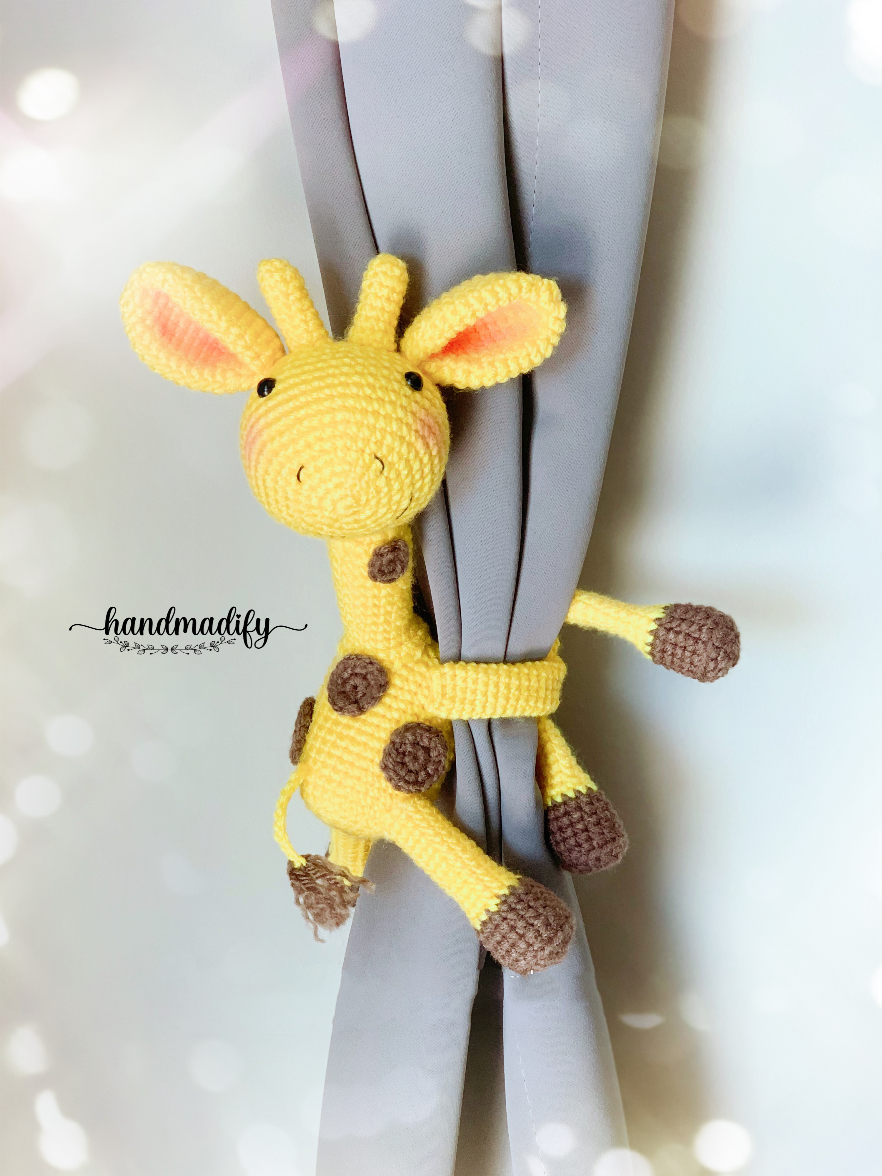 Giraffe Curtain Tie Back Crochet Pattern