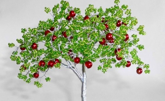 Apple tree bonsai from beads and wire - and love