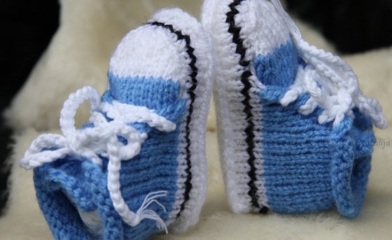 Wonderful first Baby shoes (sock)  - Step by Step knitting pattern